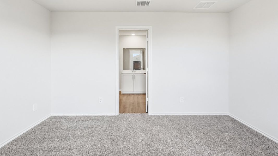Spacious, unfurnished interior of a new home in Maplewood Meadows, Talty (Image 22).