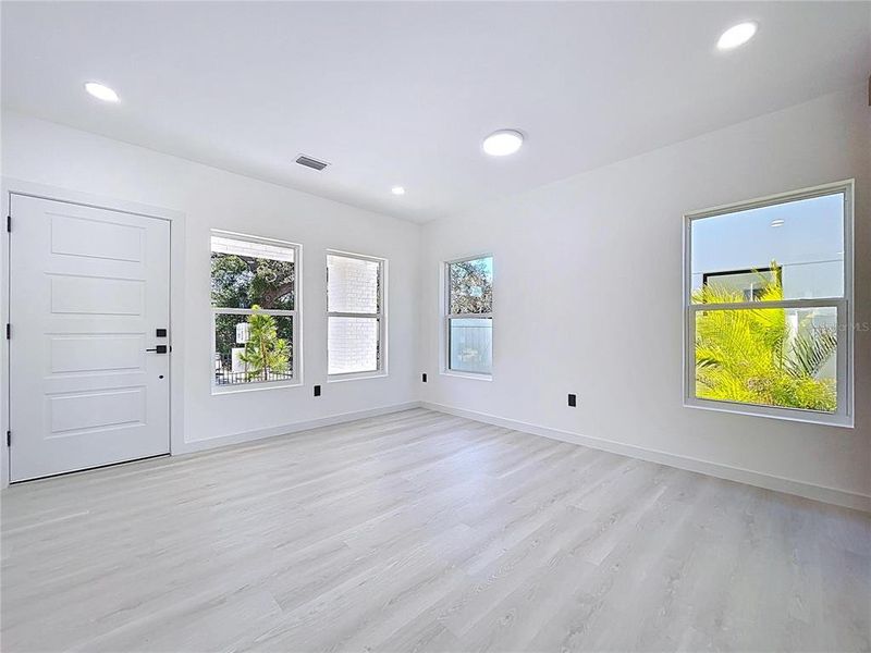 Spacious, unfurnished interior of a new home in , St. Petersburg (Image 73).