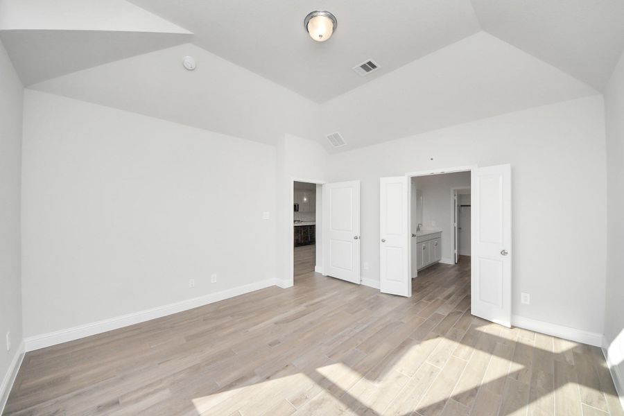 Spacious, unfurnished interior of a new home in Elyson: Elyson Duets, Katy (Image 20).