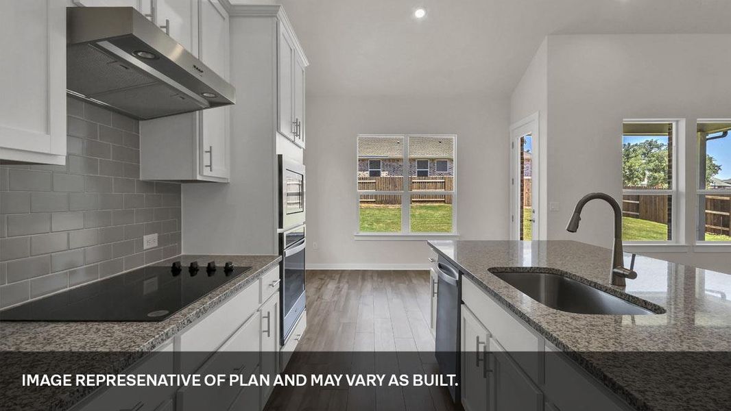 Spacious, unfurnished interior of a new home in Rosenbusch Ranch, Leander (Image 14).