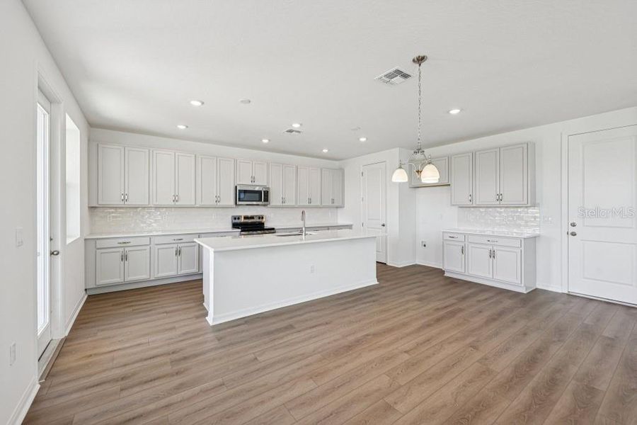 Spacious, unfurnished interior of a new home in Trailside, Mount Dora (Image 41). Spacious, unfurnished interior of a new home in Trailside, Mount Dora (Image 41).