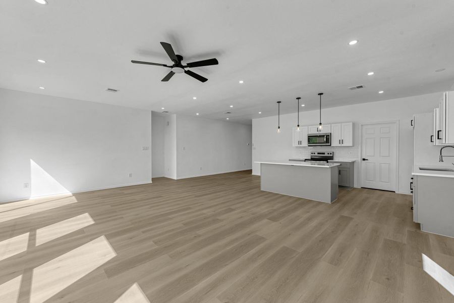 Spacious, unfurnished interior of a new home in , Cleveland (Image 12).