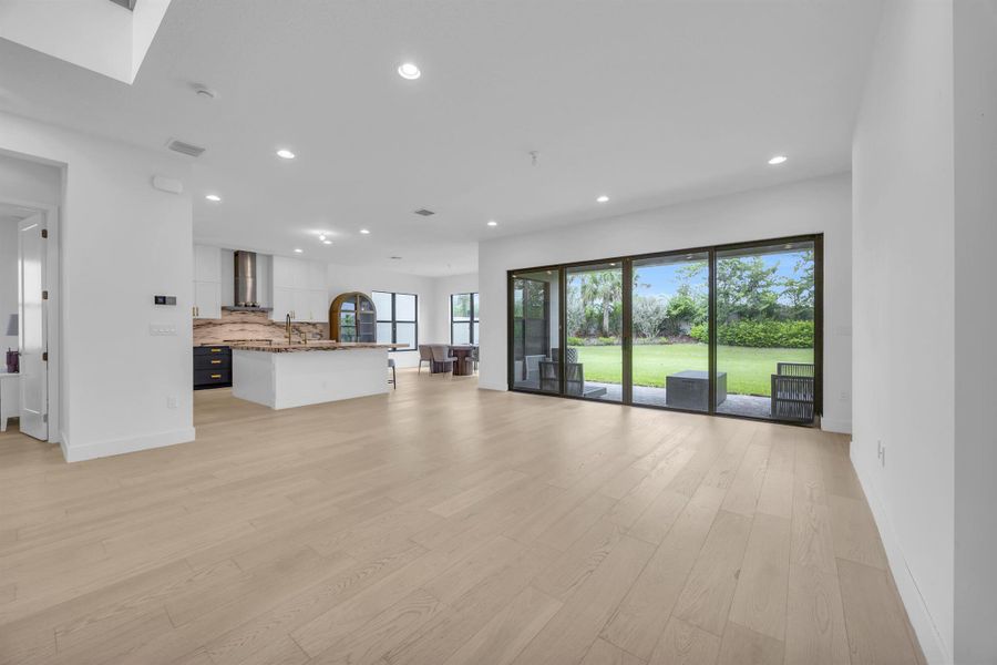 Spacious, unfurnished interior of a new home in , Boca Raton (Image 18).