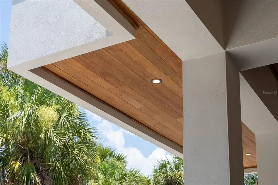 Exterior details and patio area of a home in , Sarasota (Image 4).