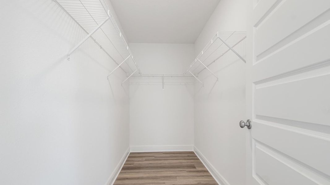 Spacious, unfurnished interior of a new home in Sanctuary Beach, Panama City Beach (Image 27).