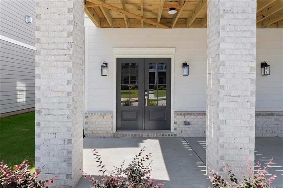 Exterior details and patio area of a home in West Town, Atlanta (Image 4).
