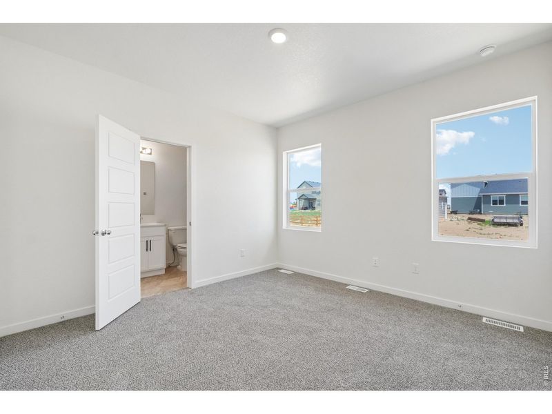 Spacious, unfurnished interior of a new home in Hudson Hills, Hudson (Image 37).