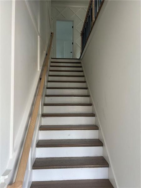 Spacious, unfurnished interior of a new home in , Roswell (Image 8).