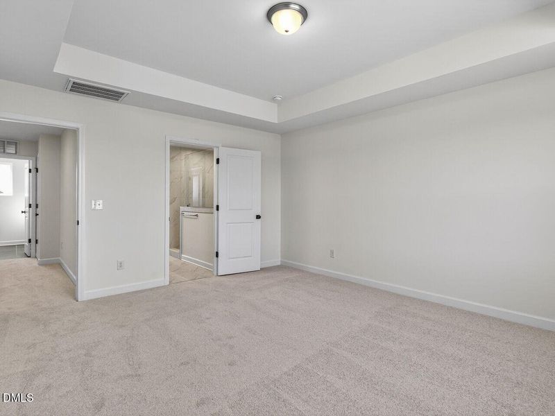 024-1280x960-primary-bedroom