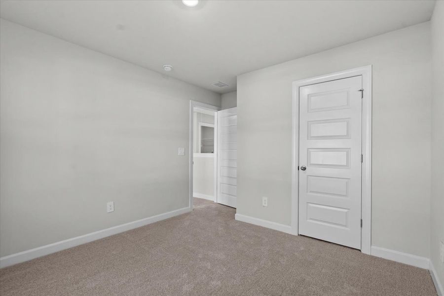 Spacious, unfurnished interior of a new home in Creek Ridge - Signature Collection, Spartanburg (Image 15).