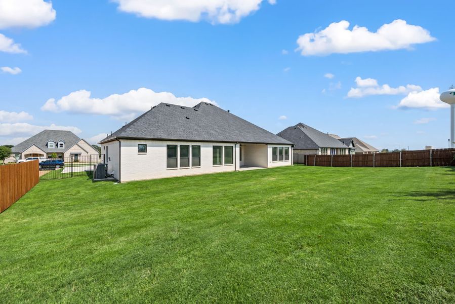 Image 41 of a home in Highland Oaks.