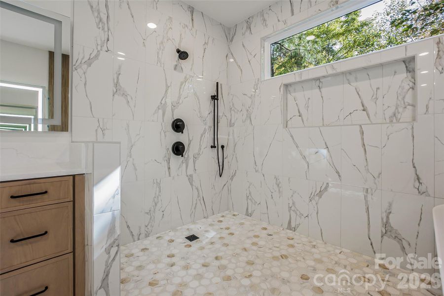 Representative photo of a completed home with the same floorplan. Photos do not reflect the exact finishes.