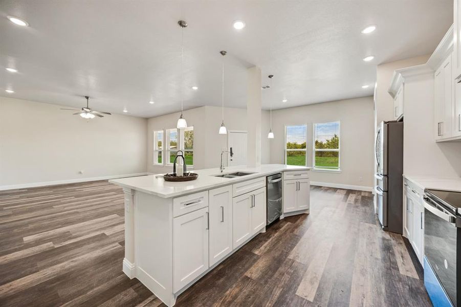 Furnished interior view inside a new home in , Corsicana (Image 9).