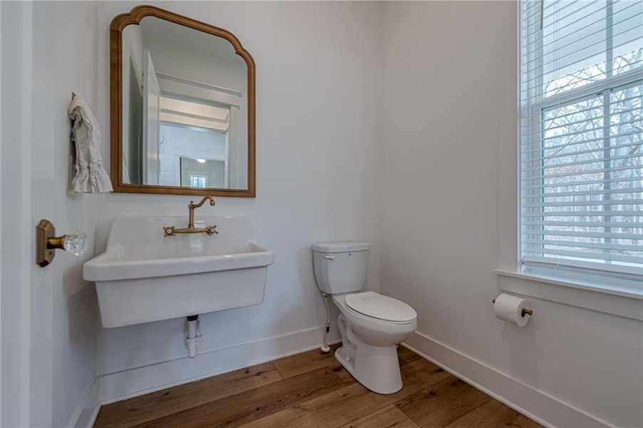 Furnished interior view inside a new home in , Waleska (Image 7).