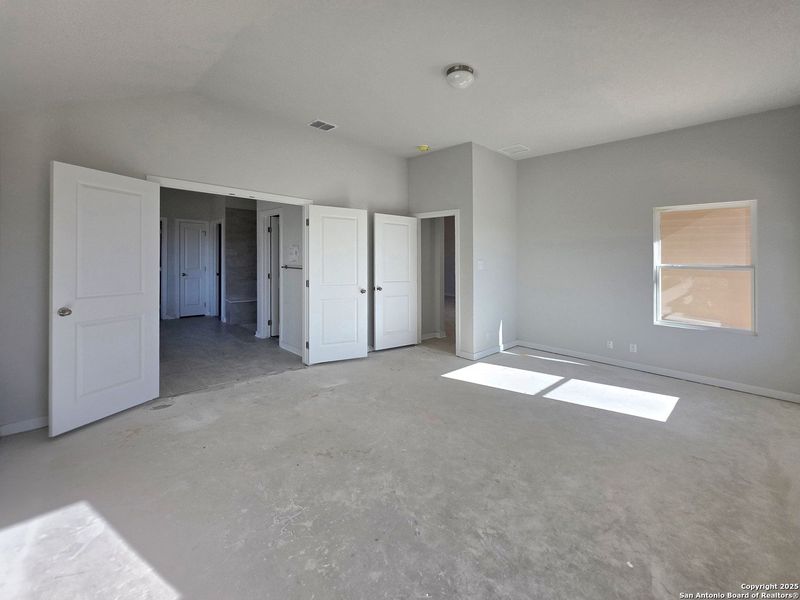 Spacious, unfurnished interior of a new home in The Heritage at Saddlebrook Ranch 70's, Schertz (Image 17).