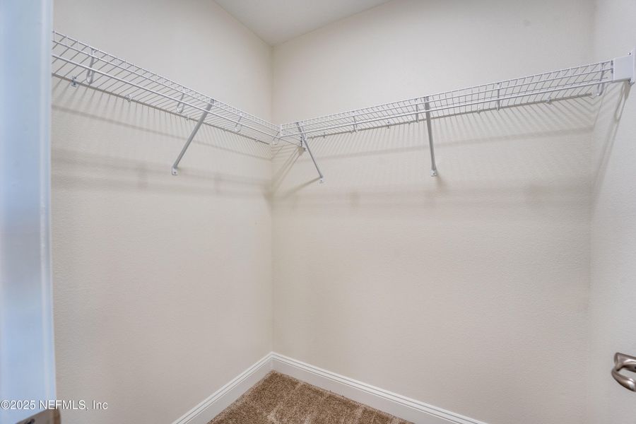 Spacious, unfurnished interior of a new home in , Jacksonville (Image 19).