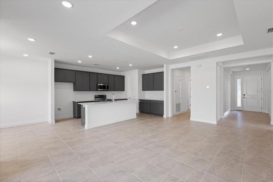 Spacious, unfurnished interior of a new home in , Venice (Image 12). Spacious, unfurnished interior of a new home in , Venice (Image 12).