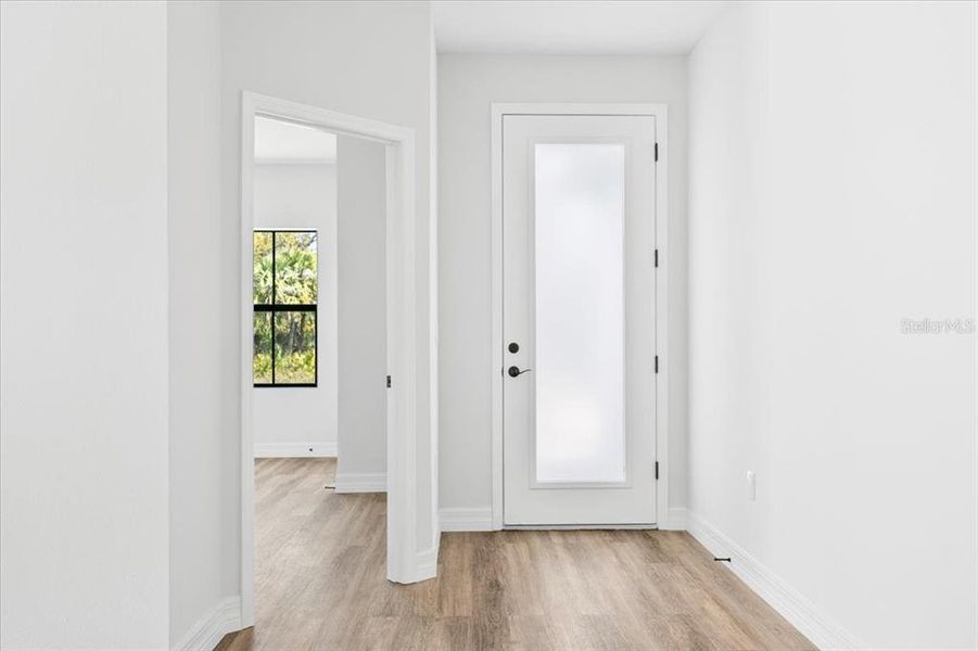 Spacious, unfurnished interior of a new home in , North Port (Image 30).