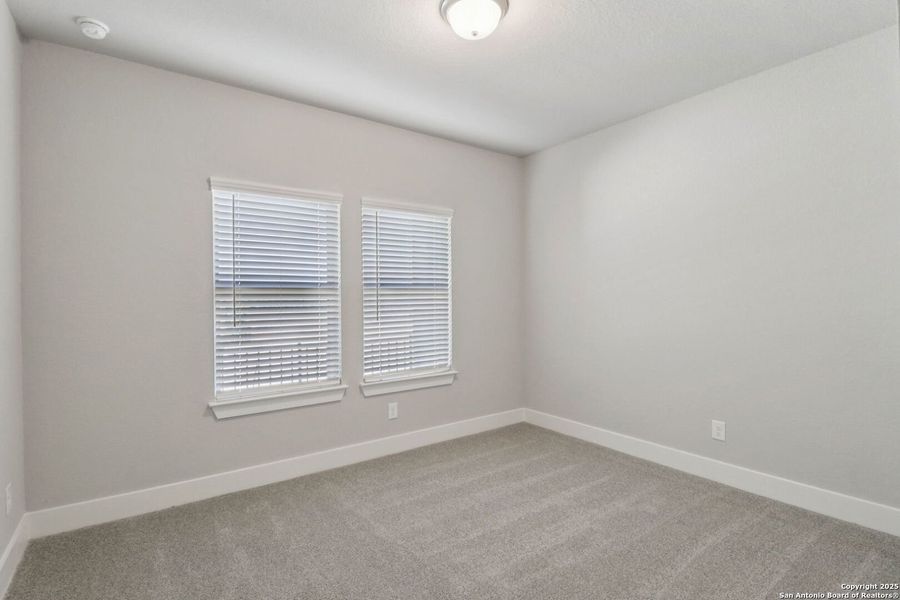 Spacious, unfurnished interior of a new home in Fox Falls, Boerne (Image 21).