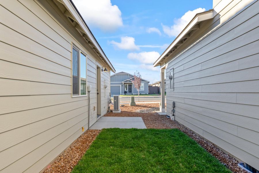 Representative exterior details of a home built from the Newport by MonteVista Homes in Feather Ridge, Redmond (Image 22). Representative exterior details of a home built from the Newport by MonteVista Homes in Feather Ridge, Redmond (Image 22).