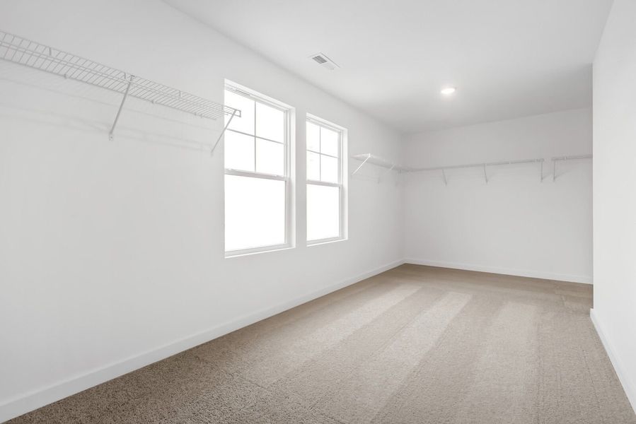 Spacious, unfurnished interior of a new home in Calista Farms, White House (Image 61).