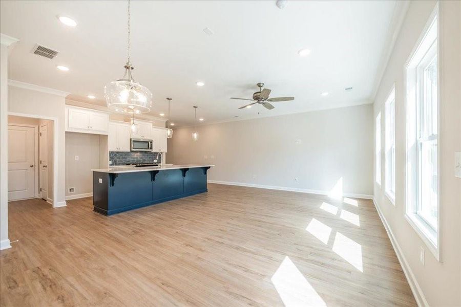 Spacious, unfurnished interior of a new home in Cherokee Township, Acworth (Image 23).