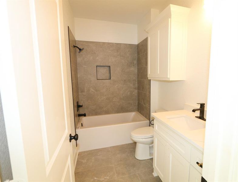 Furnished interior view inside a new home in , Tyler (Image 7).