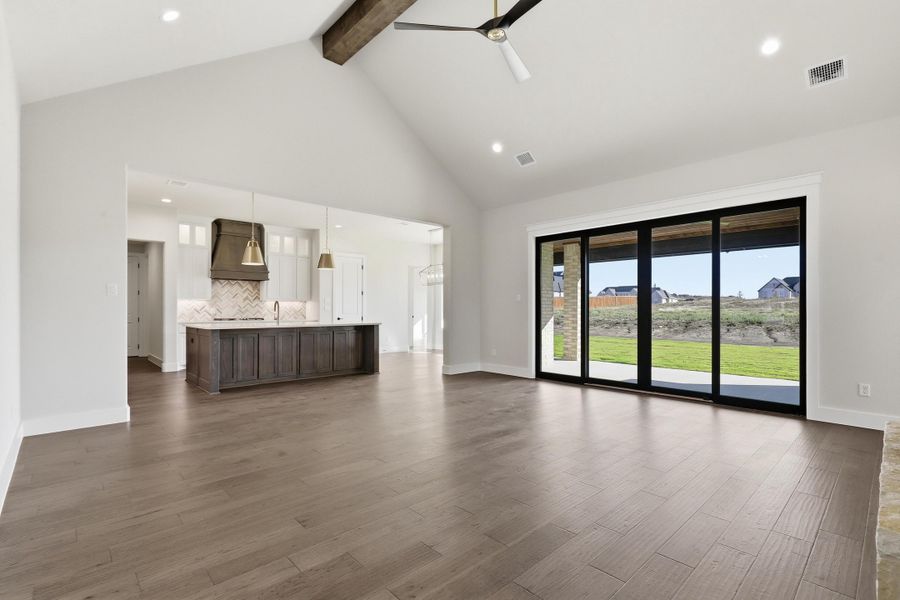 Spacious, unfurnished interior of a new home in Aledo Heights - Aledo ISD, Aledo (Image 28).