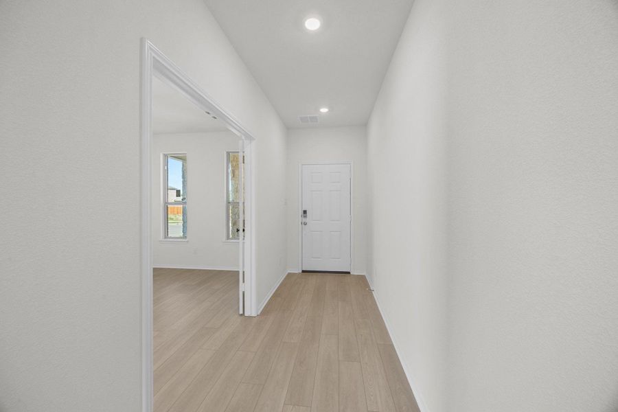 Spacious, unfurnished interior of a new home in Salerno - Heritage Collection, Round Rock (Image 29).