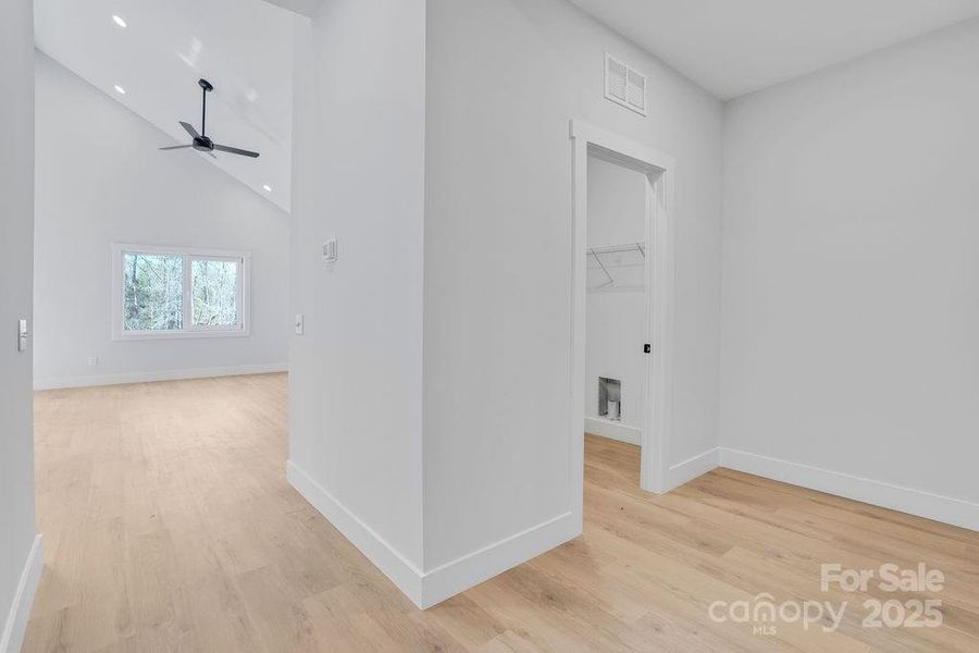 Spacious, unfurnished interior of a new home in , Lincolnton (Image 25).