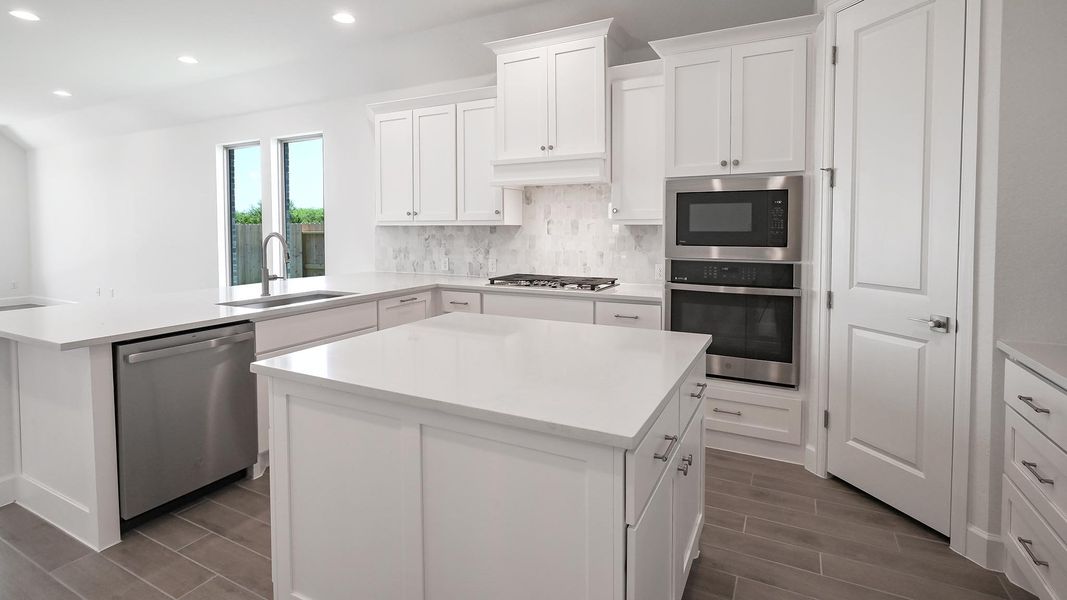 Furnished interior view inside a new home in Homestead, Schertz (Image 10).