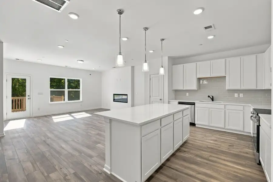 Furnished interior view inside a new home in Laurelwood Park, Gallatin (Image 5).