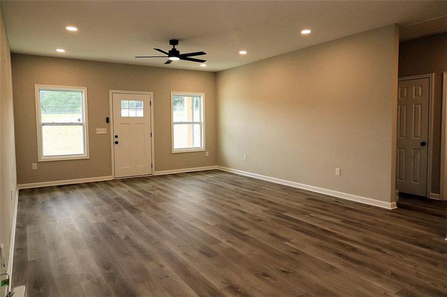 Spacious, unfurnished interior of a new home in , Carrollton (Image 10).