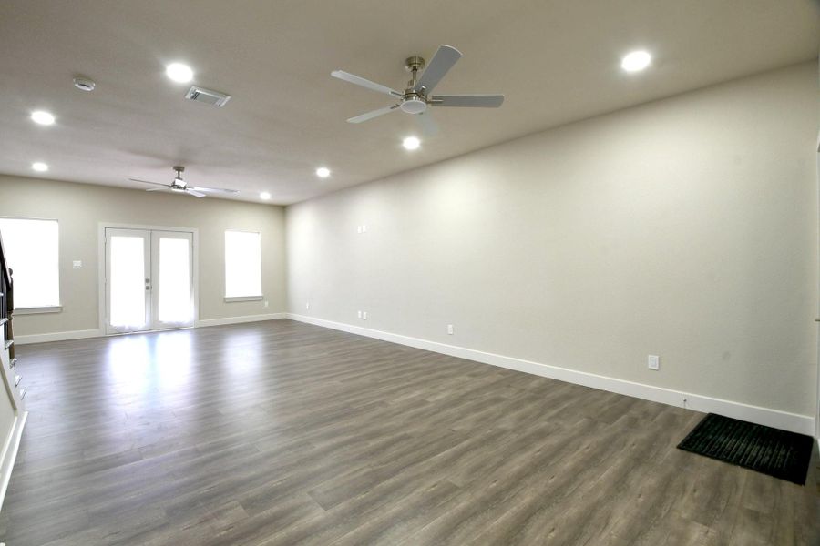 Spacious, unfurnished interior of a new home in , Houston (Image 30).