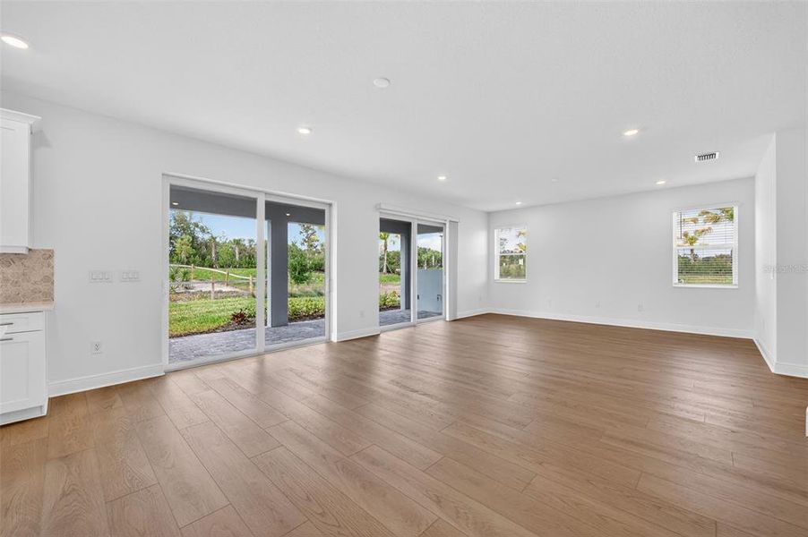 Spacious, unfurnished interior of a new home in Hawkstone, Sarasota (Image 38).