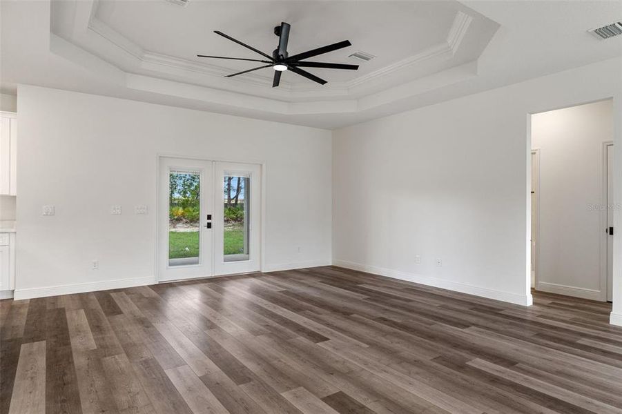 Spacious, unfurnished interior of a new home in , Weeki Wachee (Image 31).