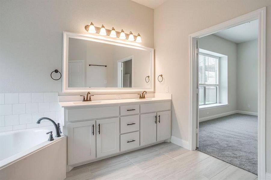 Furnished interior view inside a new home in Oak Hills, Burleson (Image 13).
