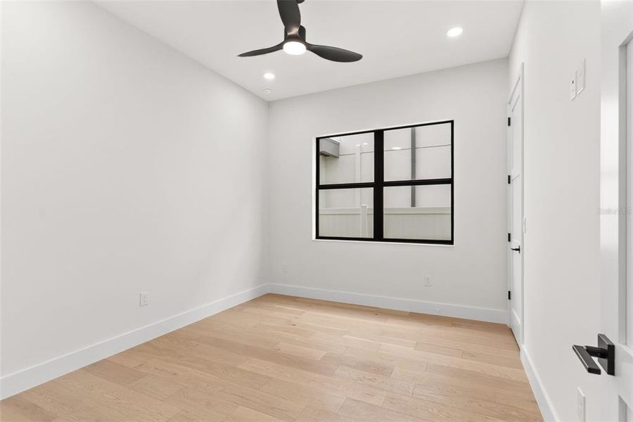 Spacious, unfurnished interior of a new home in , Tampa (Image 21).