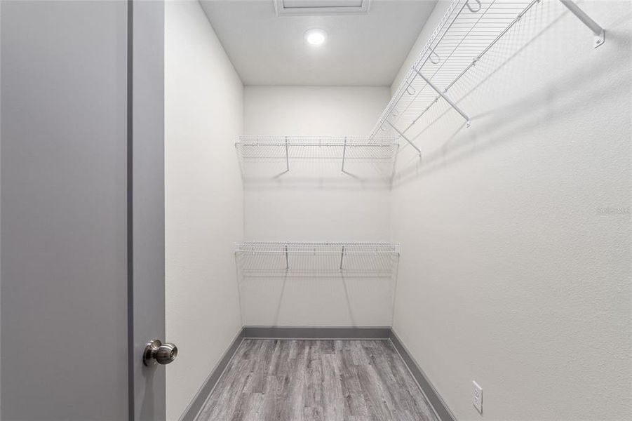 Spacious, unfurnished interior of a new home in , Fort White (Image 47).