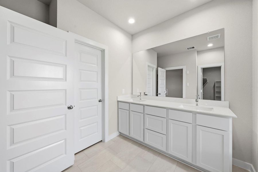 Furnished interior view inside a new home in Barton Creek Ranch, Conroe (Image 7).