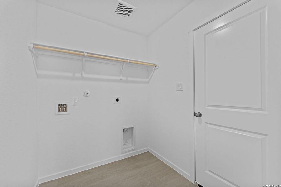 Spacious, unfurnished interior of a new home in Hidden Oasis, San Antonio (Image 21). Spacious, unfurnished interior of a new home in Hidden Oasis, San Antonio (Image 21).