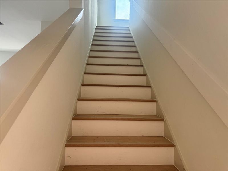 Image 6 of a home in . Image 6 of a home in .