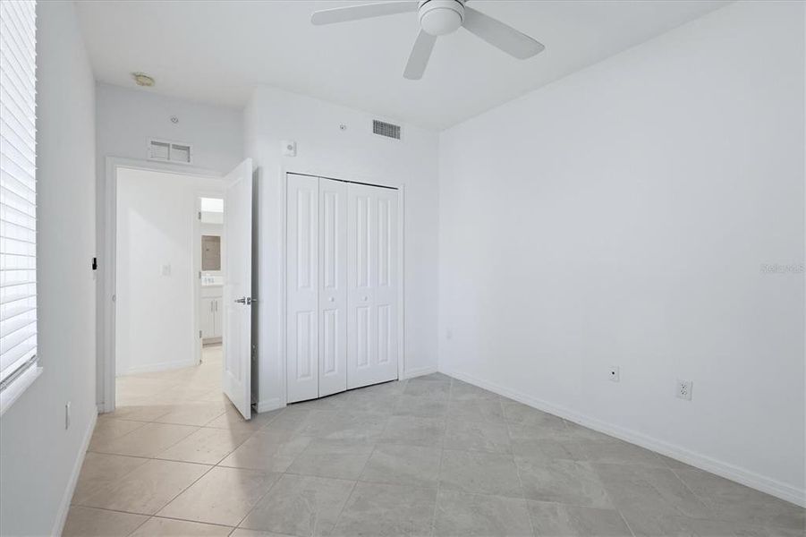 Spacious, unfurnished interior of a new home in , Venice (Image 29).