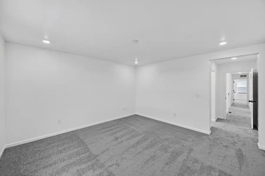 Spacious, unfurnished interior of a new home in Farmlore, Brighton (Image 18).