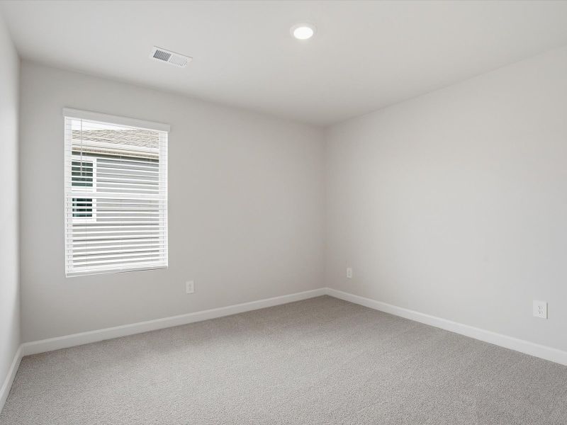 Spacious, unfurnished interior of a new home in Wexford Park, Fountain Inn (Image 18).