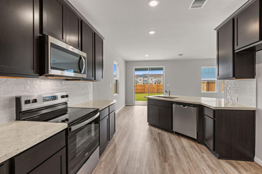 Beautiful finishes in Light & Bright Kitchen Beautiful finishes in Light & Bright Kitchen