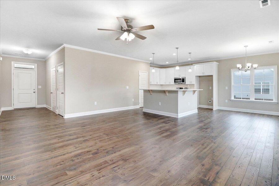 14-102 Chester Pl-13