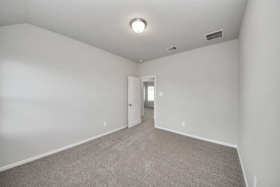 Spacious, unfurnished interior of a new home in Montgomery Ridge: Landmark Collection, Montgomery (Image 20).