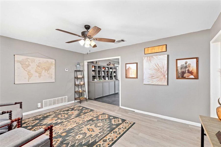Sitting room in entry
