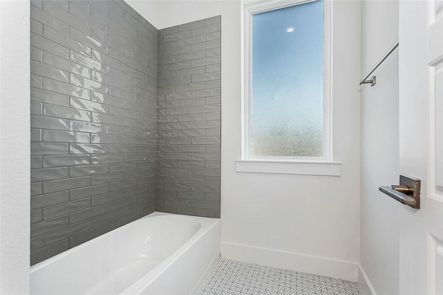 Furnished interior view inside a new home in , Richardson (Image 8).